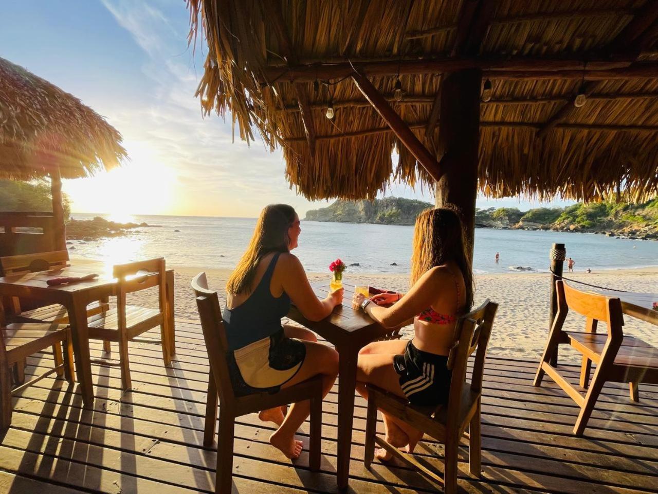 Aqua Oceanfront Hotel Resort El Gigante Eksteriør bilde